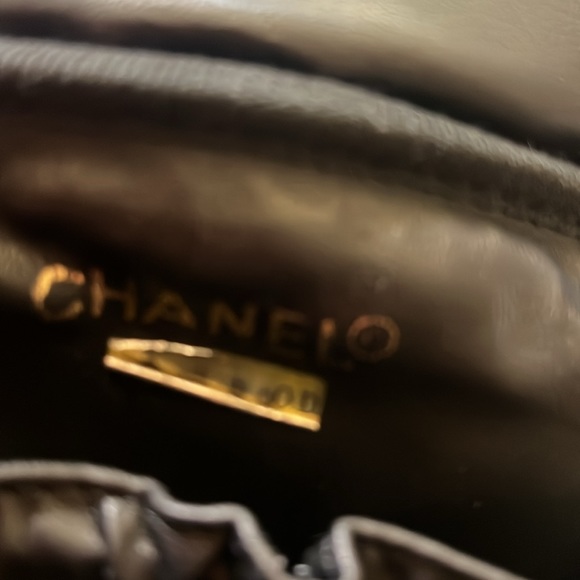 Beautiful Lambskin leather CHANEL Vanity in very good used condition - Picture 8 of 11